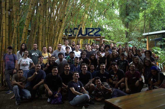 Participantes da comunidade SOROCABACSS com logo da empresa Eduzz ao fundo.